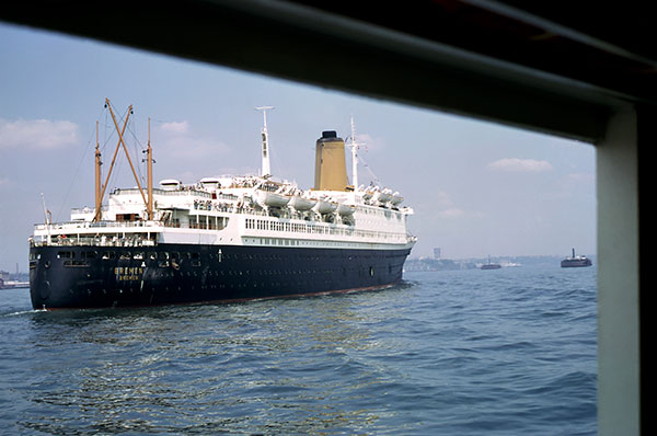 Ocean Liners IN NEW York Photos ON CD 1950s AMP 1960s | eBay